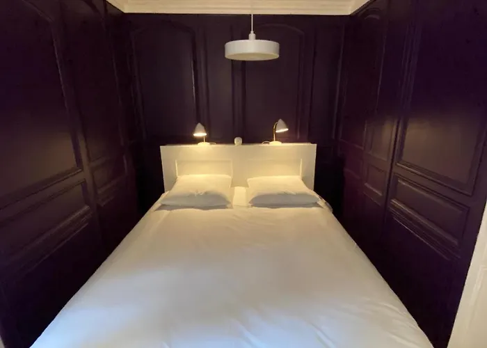 Rue Saint - Cathedrale - Cour Daire