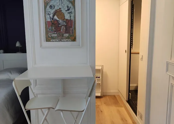 Rue Saint - Cathedrale - Cour Daire *